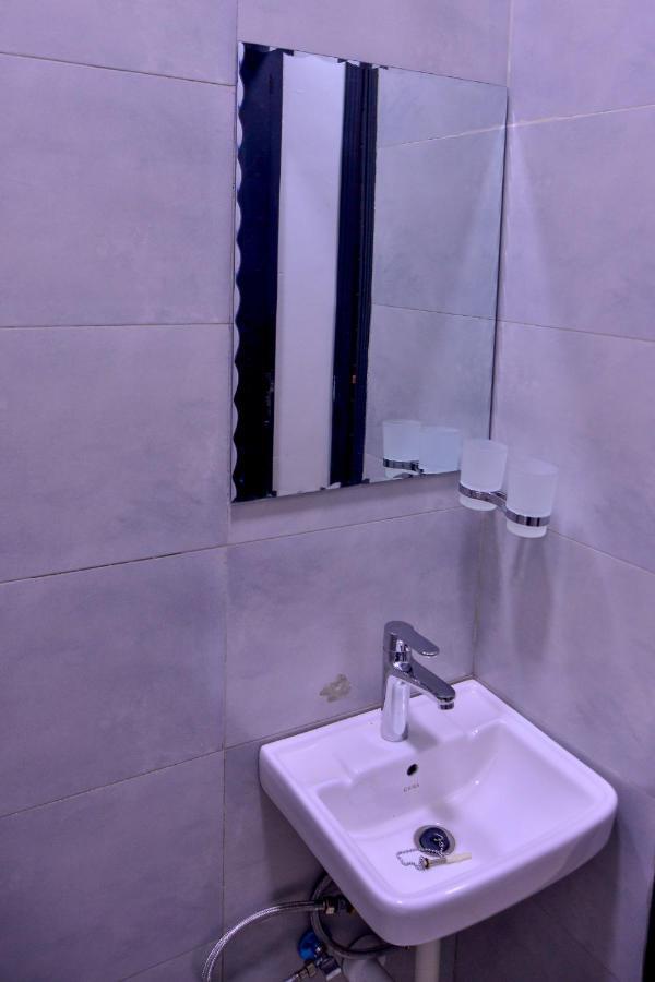 Hilltop Apartments Bwebajja Luaran gambar