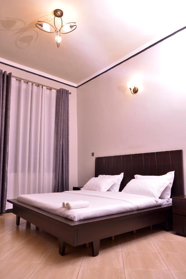Hilltop Apartments Bwebajja Luaran gambar